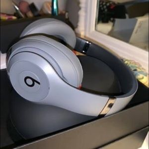 Beats studio 3 wireless headphones
